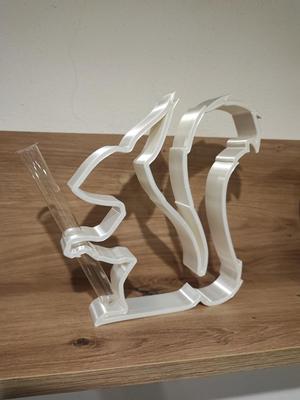 Eichhörnchen mit Reagenzglas