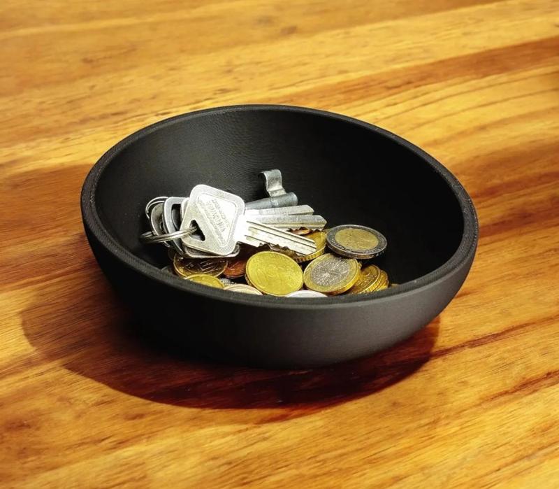 Key and Coin Catcher Bowl "Crooked Egg"