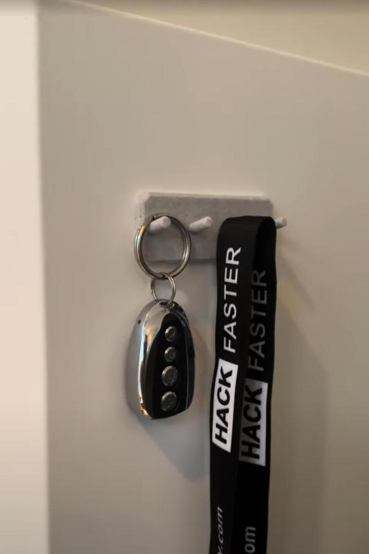 Magnetic keyhook