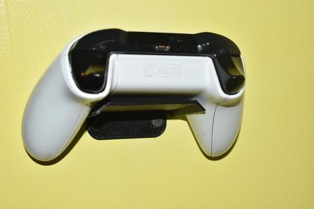Game controller wall mount