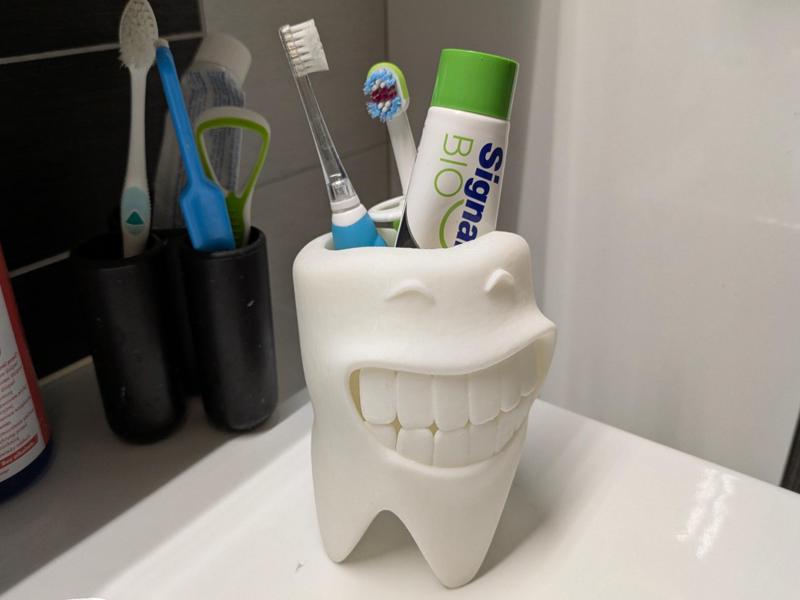 Toothbrush Holder - Smiling Tooth