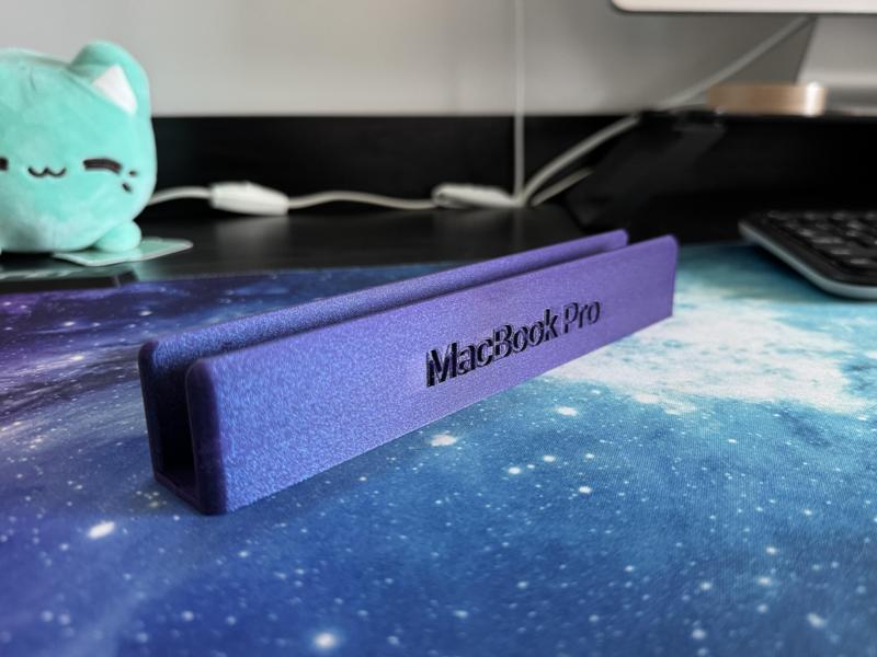 14" MacBook Pro Horizontal Stand (M1, M2, M3)