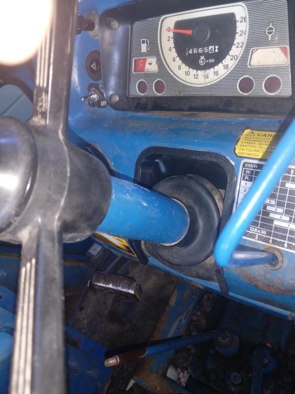 Ford D5NN34673A, 100-series tractor, steering column trim