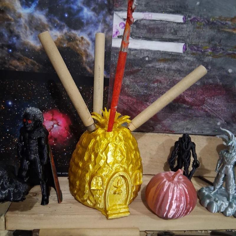 pineapple pen holder