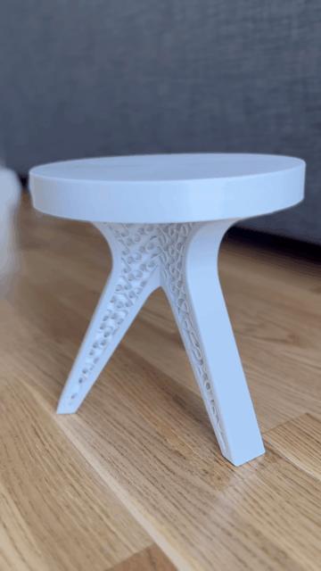 ZIDLICKA gyroid stool