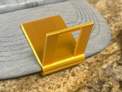 Hat clip for blinker