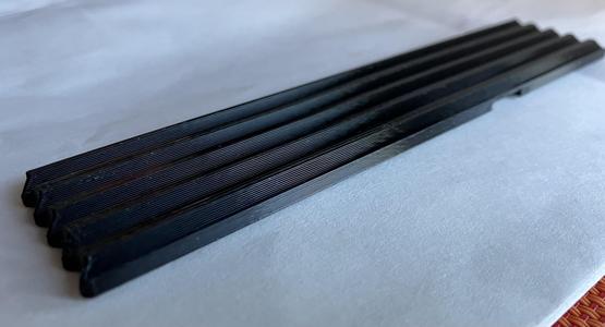 Multilayer Silhouette Frame Cap