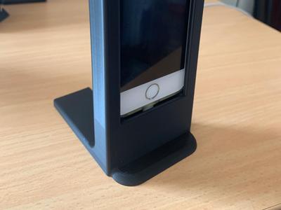iPhone 5 Holder