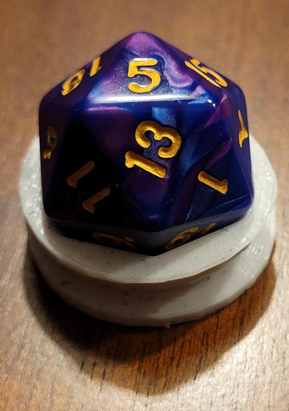 D20 Holder