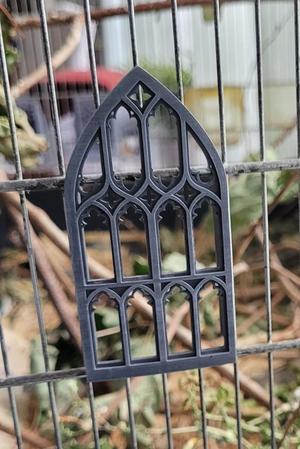 Gothic window blind for Imac bird cages