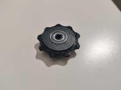 Anti vibration sprocket for torque sensor