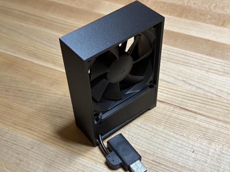 Housing for 80 x 80 x 25mm USB fan