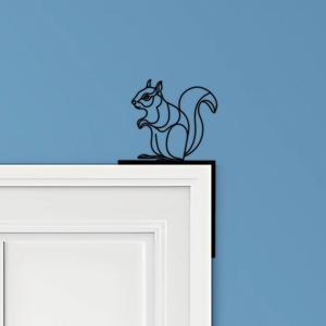 Squirrel Door Corner Decor