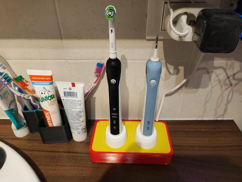 Oral B mit zwei Ladestationen