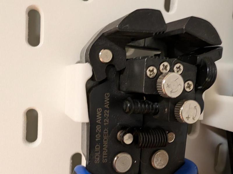 Klein Katapult Wire Stripper Skadis Mount