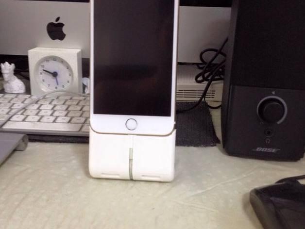 Sleek iPhone 6 Plus Dock