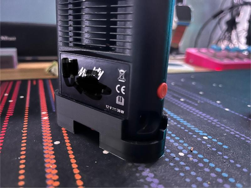 Mighty Stand with Charger acccess (Barrel version)