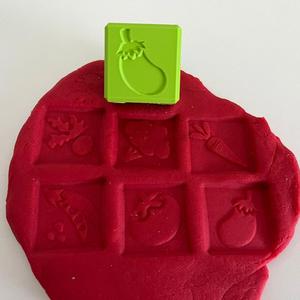 EDUCATIONAL CUBE VEGETABLES- STAMPS – FOR SENSORY PLAY- PLAYDOUGH