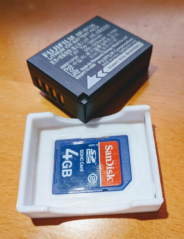 np-w126 battery-cover with sd-card inlay