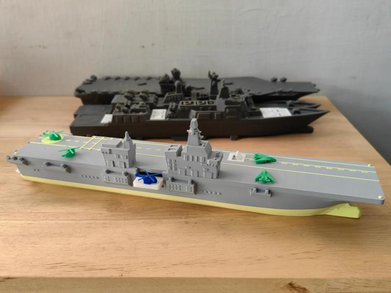 076-Amphibious Assault Ship (Elevator-Flame Deflector-Stern Gate) Articulated Version