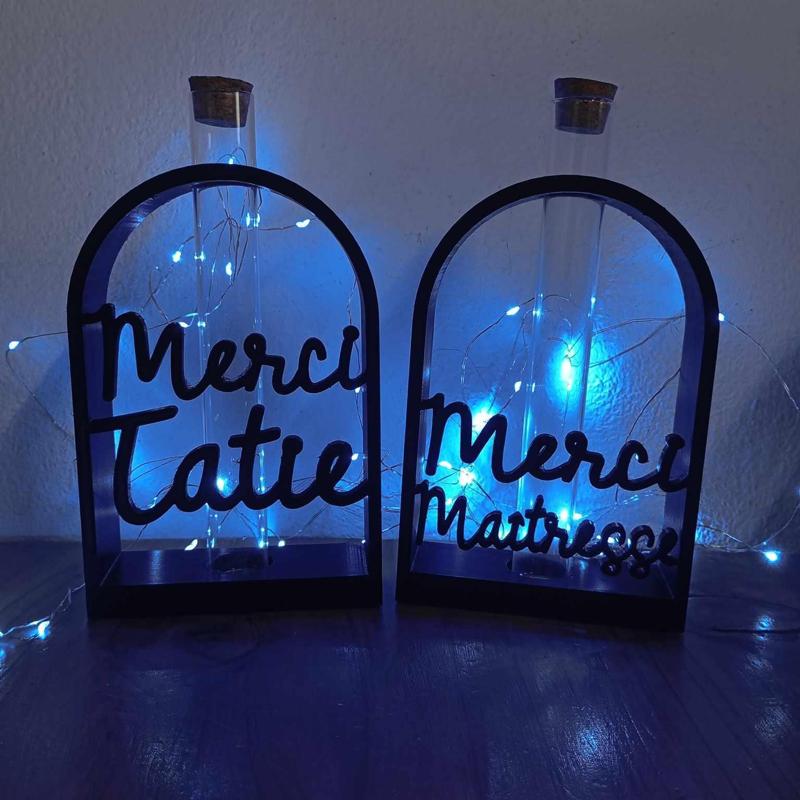 support vase, gift (maman, mamie, maîtresse, tatie, love, loveyou, merci, welcome home)