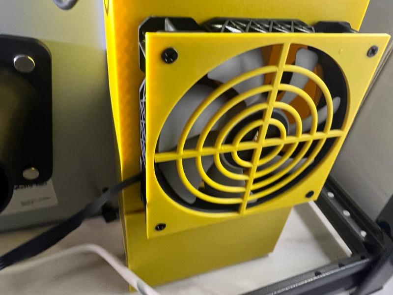 Positive Pressure Enclosure Filtration System (Optional PTC Cabin Temperature Control)