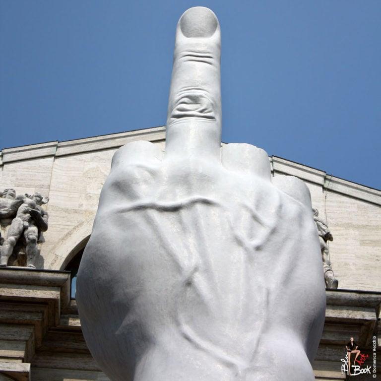 L.O.V.E. Dito Cattelan - Stock Exchange Milano