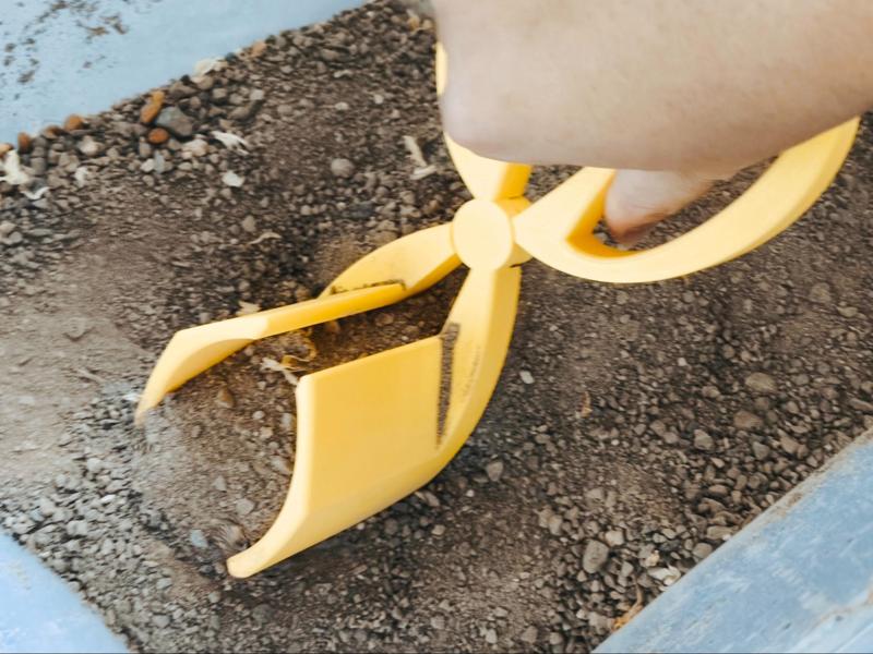 Multipurpose Item Clip, Soil Cultivator Clip, Hamster Capture Clip