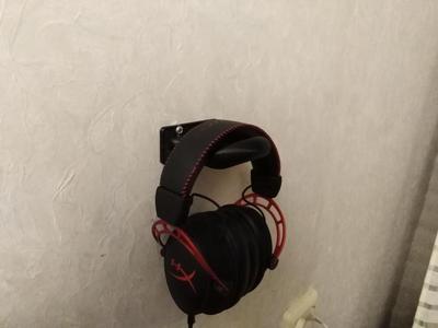 Headphone holder