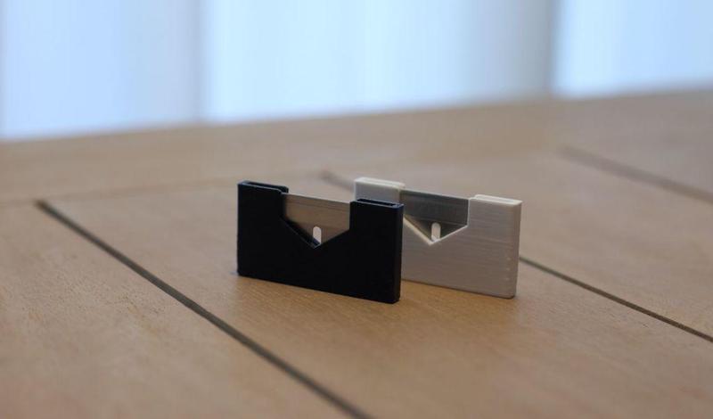 Single Edge Razor Case