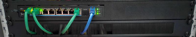 19" Rackmount 2,5/10 Gbit Desktop Switch