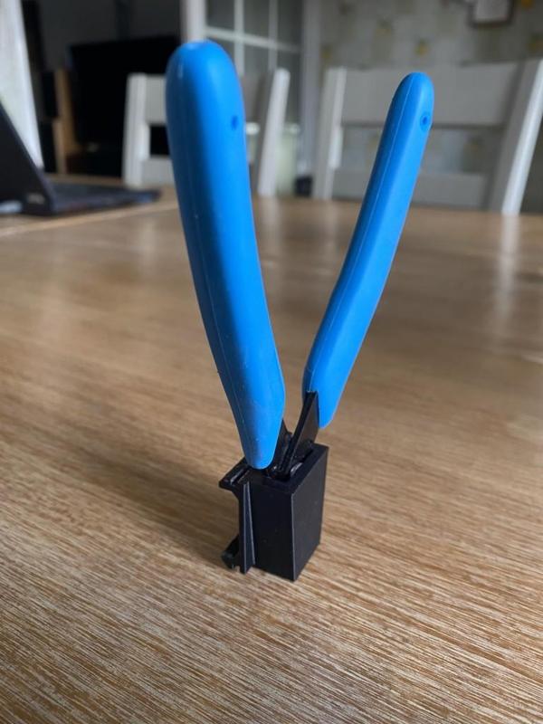 Ender 3 Cutters/Snips Side Bracket Holder