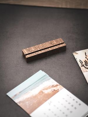 Photo stand in wood design