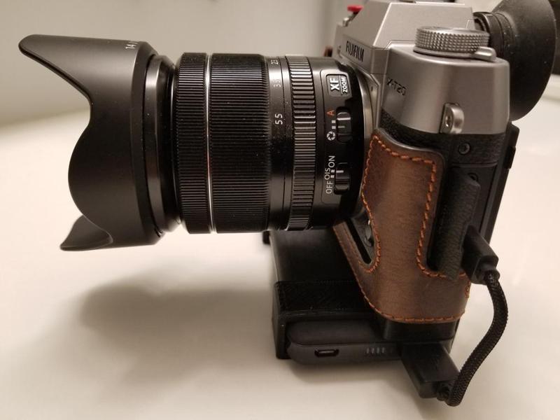 XT-20 external battery grip