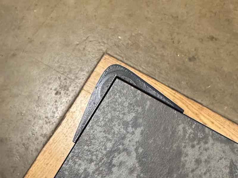 Under table corner (13mm)