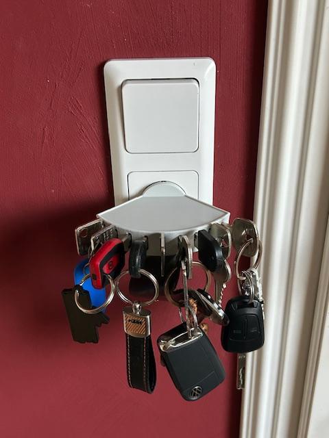 Key holder for unused socket / magazine / organizer / storage / key holder / gift idea