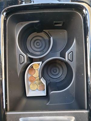 Kia e-Niro coin box
