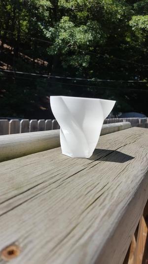 Flower pot 