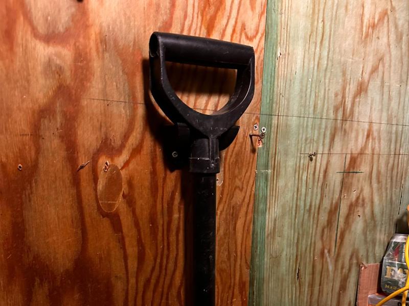 Garden tool hanger 2.0