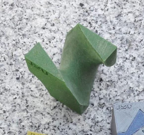 Puzzle cube, bisection: division by two - screwy surface