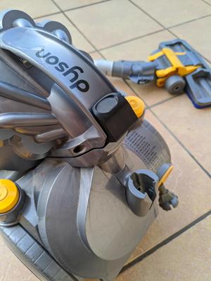 Latch for Dyson dc08