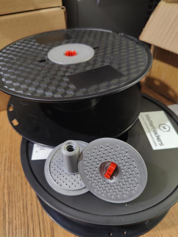 Spool Accessory with Desiccant and Filament Clip pockets