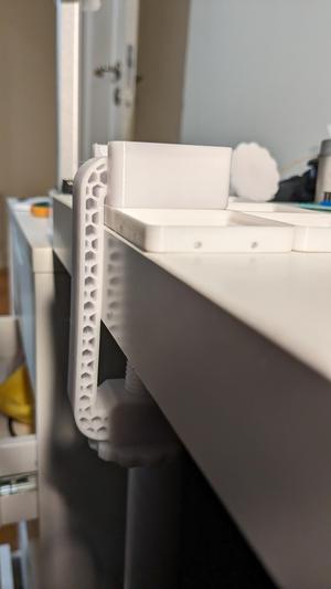 Reduced footprint - Gridfinity desk clamp