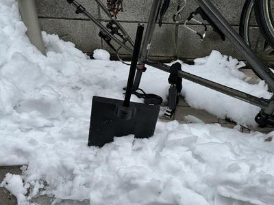 Lazy man's shovel for snowy day