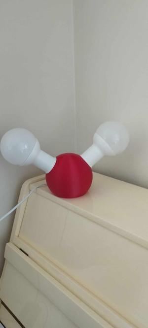 Water molecule shaped lamp
