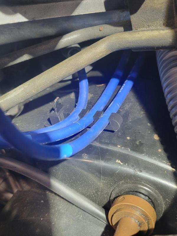 Montero Pajero 2nd gen spark plug wire holder