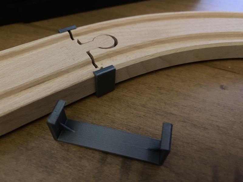 Brio Track Clip with Spring Fit