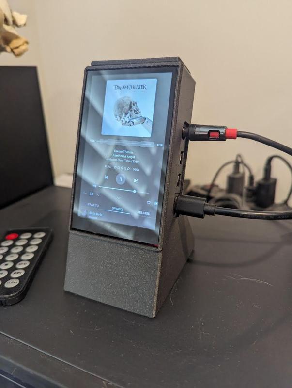 Raspberry Pi 4 + Hyperpixel 4.0 Standing Portrait Case