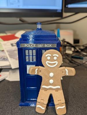 OVERTURE3D's Gingerbread man (with joint surgery)