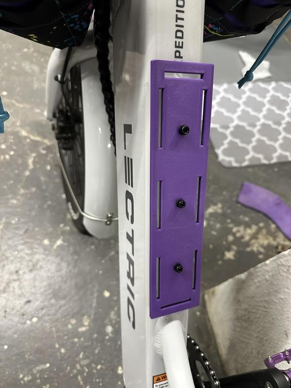 Three pack gear mounting plate for bicycle three-pack mounts